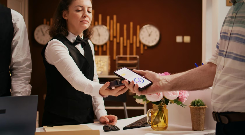8 Hospitality Tech Products Hotels Need for a Better Guest Experience - eliebaroud23